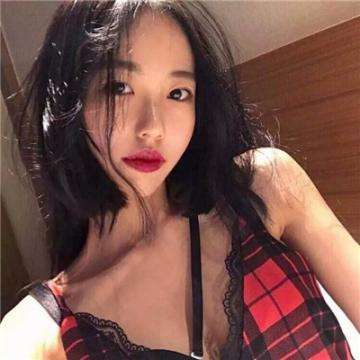 副市长暗访多次询问 女工作人员戴耳机听歌不理睬